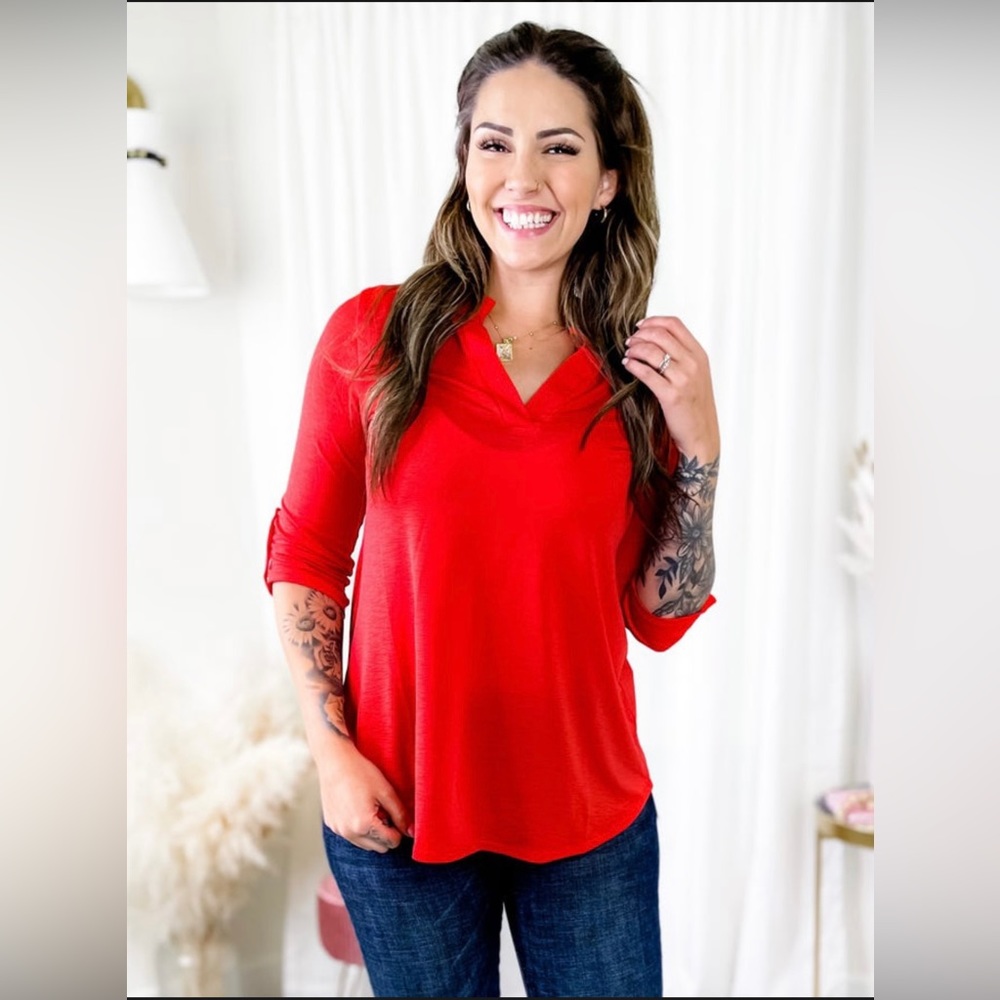 Honeyme Red solid V-neck gabby top 3/4 sleeve- size small
